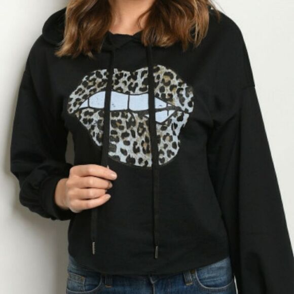 ‎Cropped Leopard Lip Hoodie - Picture 1 of 3
